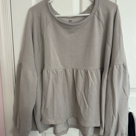 Crewneck super soft. Never worn - Picture 1 of 3